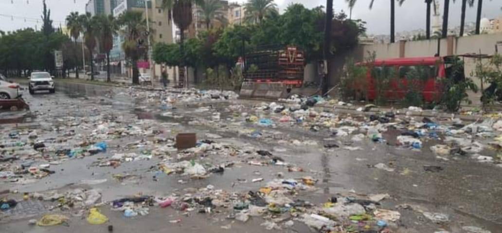 Heavy rain floods streets in many Lebanese areas Heavy rain floods streets in many Lebanese areas