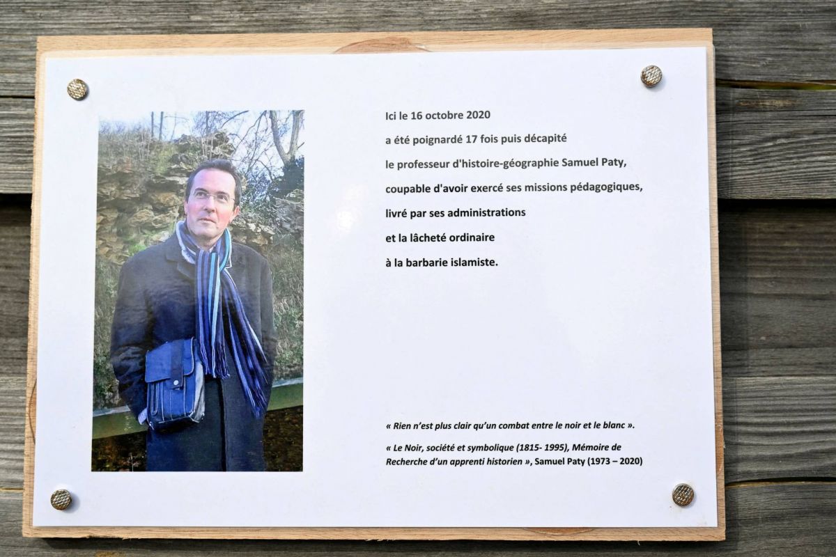 Décapitation de l’enseignant Samuel Paty : le procès de six anciens collégiens s’est ouvert en France