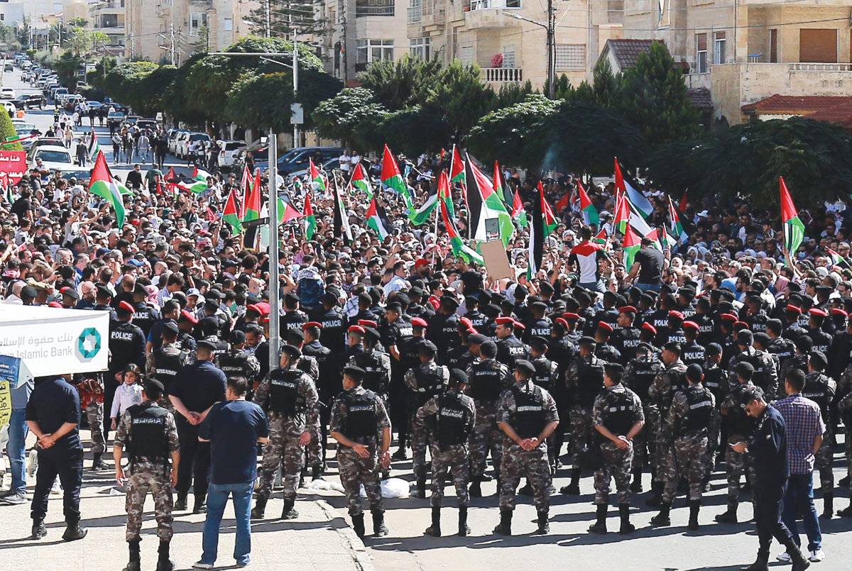 En soutenant (à moitié) le Hamas, le Hezbollah peut-il reconquérir la rue arabe ? En soutenant (à moitié) le Hamas, le Hezbollah peut-il reconquérir la rue arabe ?