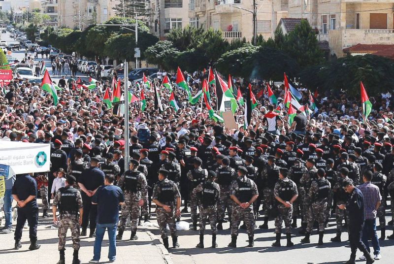 En soutenant (à moitié) le Hamas, le Hezbollah peut-il reconquérir la rue arabe ?