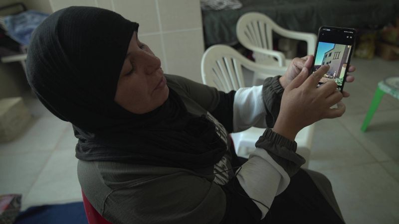 Yola Soueid, blessée et déplacée par les affrontements au Liban-Sud