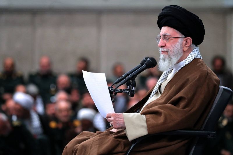 Khameneï : Les États-Unis ont échoué à éliminer le Hezbollah, « devenu dix fois plus fort »