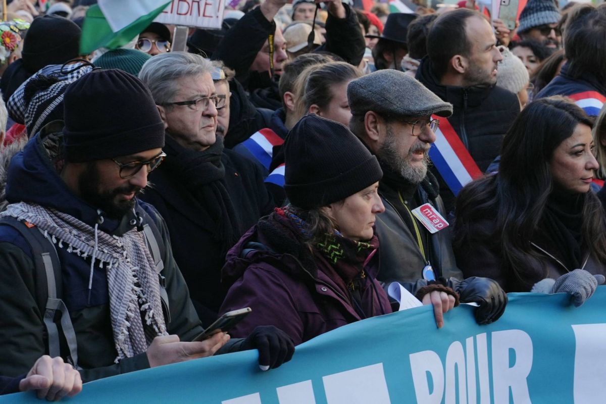 Jean-Luc Mélenchon accusé d'enflammer les tensions