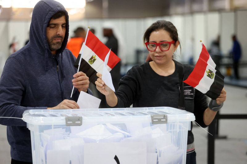 Les Égyptiens de l’étranger commencent à voter pour la présidentielle
