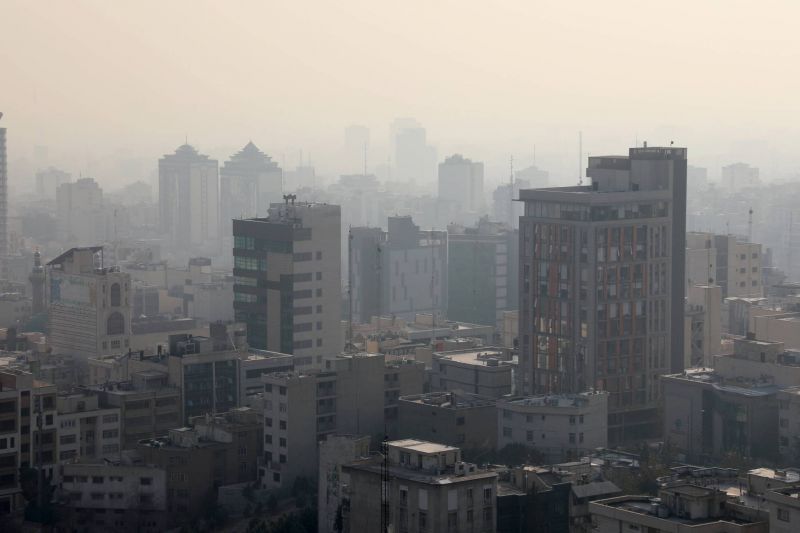 'Stay home': Pollution chokes Iran's capital