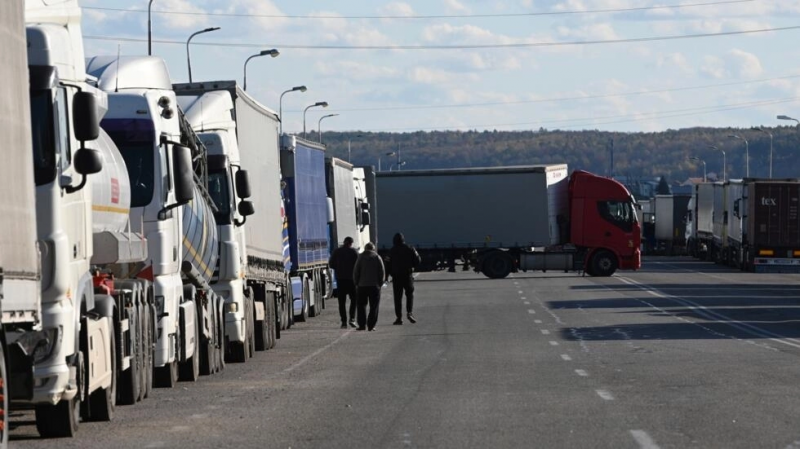 Frontière polonaise bloquée : accord pour faire passer des camions vides venant d'Ukraine