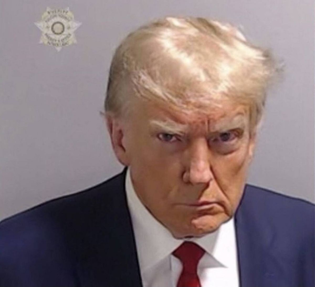 Les restrictions de parole au procès civil de Trump rétablies, après un déluge d'insultes en ligne