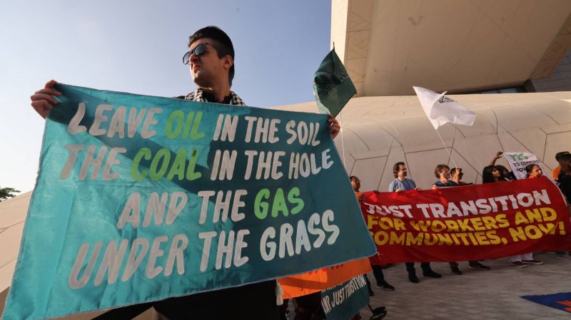 COP28 : confiants ou inquiets, les négociateurs se penchent sur les énergies fossiles