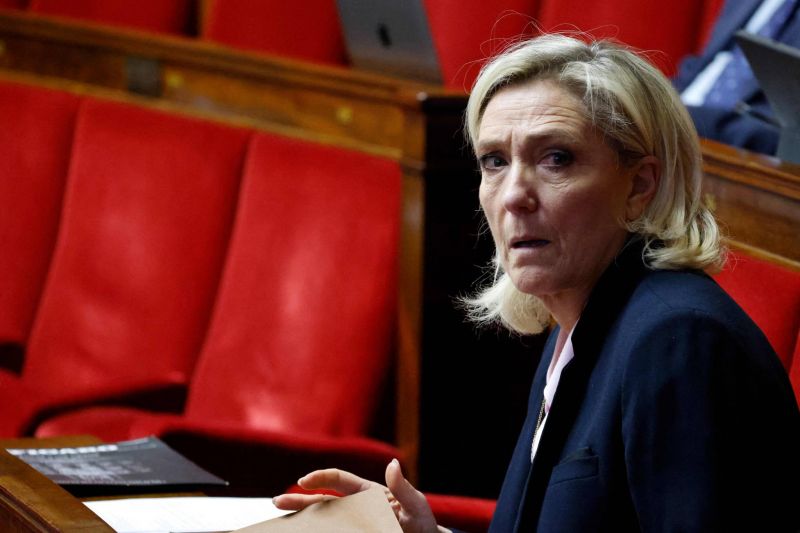 Détournement de fonds européens: procès en 2024 en France pour Marine Le Pen et son parti