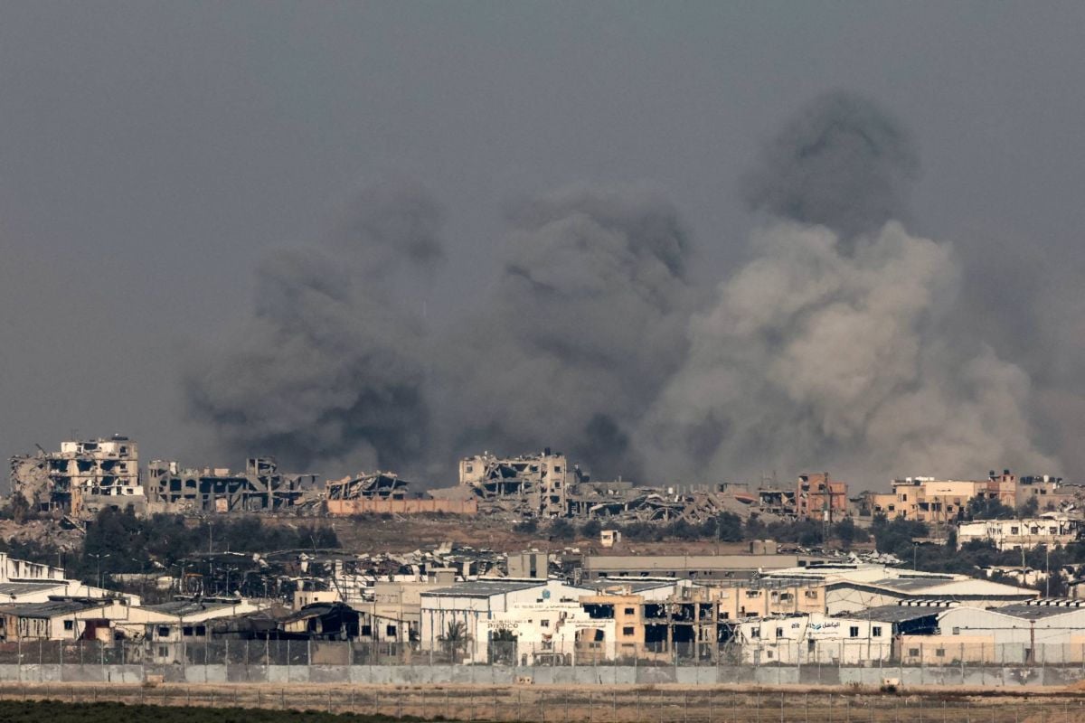 Israel squeezes Gaza cities ahead of rare UN vote