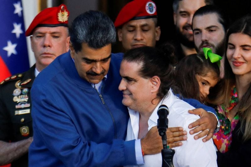 Maduro célèbre comme un « triomphe de la vérité » la libération aux États-Unis d'Alex Saab