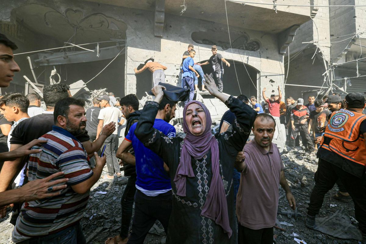 Are the Hamas and Israeli leaderships both divided over the call for a truce?