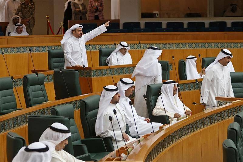 Koweït : une monarchie parlementaire relativement libre, mais obsolète