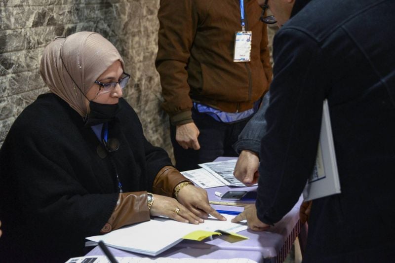 Iraqis vote in first provincial elections in a decade