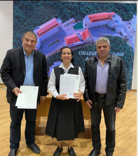 Deux bibliothèques au Collège des sœurs antonines, Kfarchima, en coopération avec Yasa