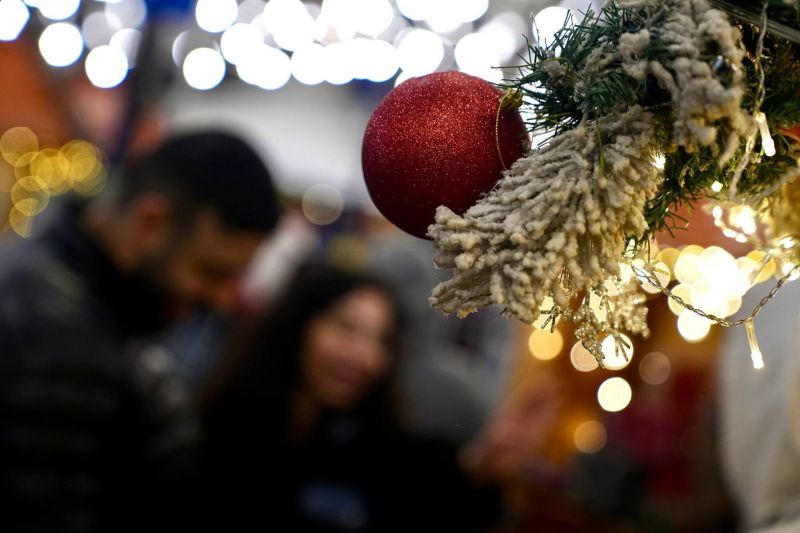 Christmas, despite everything, in the streets of Beirut