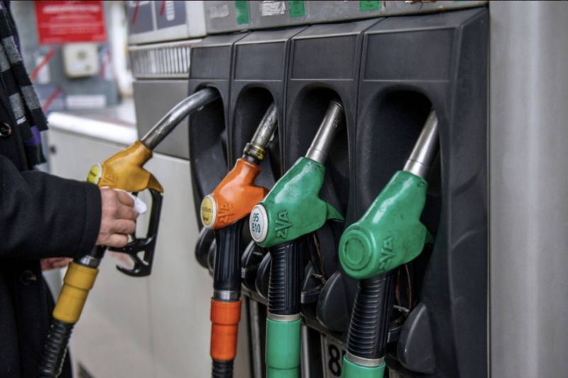 Infime hausse des prix de l'essence et du diesel, le gaz en baisse