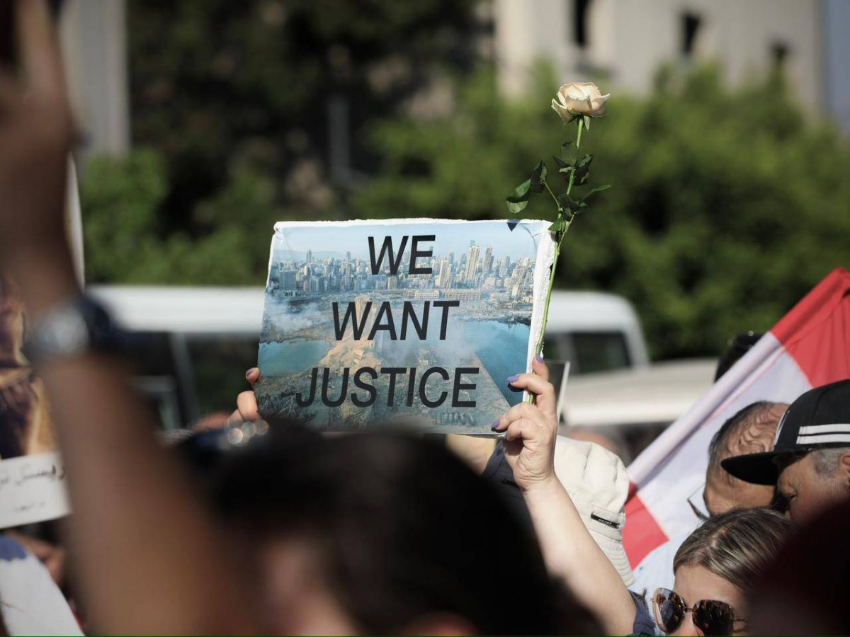 Des proches des victimes de l'explosion au port de Beyrouth tiennent leur premier sit-in de 2024