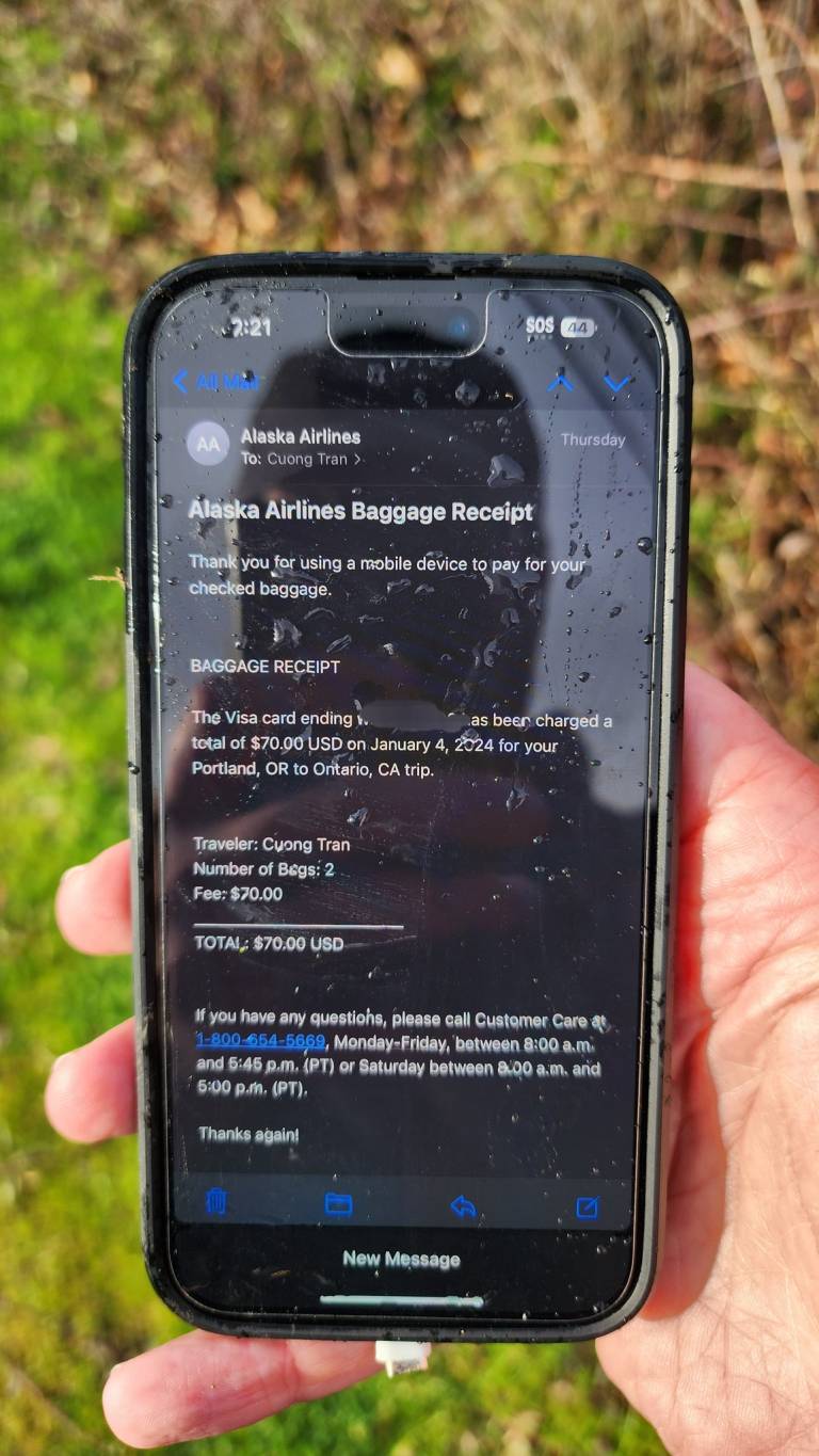 Un smartphone tombé du Boeing d'Alaska Airlines survit à 5.000 mètres de chute