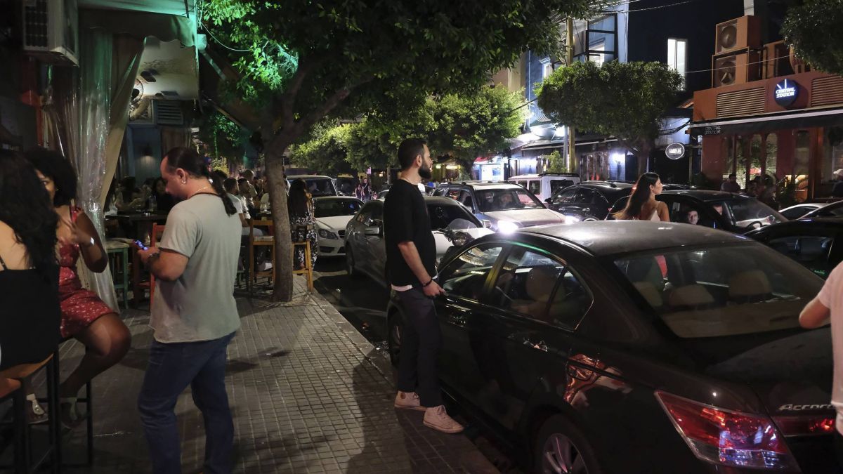 Man kills a police officer and shoots a pedestrian after being arrested in Gemmayzeh Man kills a police officer and shoots a pedestrian after being arrested in Gemmayzeh