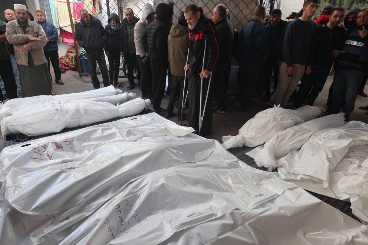Dozens die in Israeli bombardment of central and southern Gaza