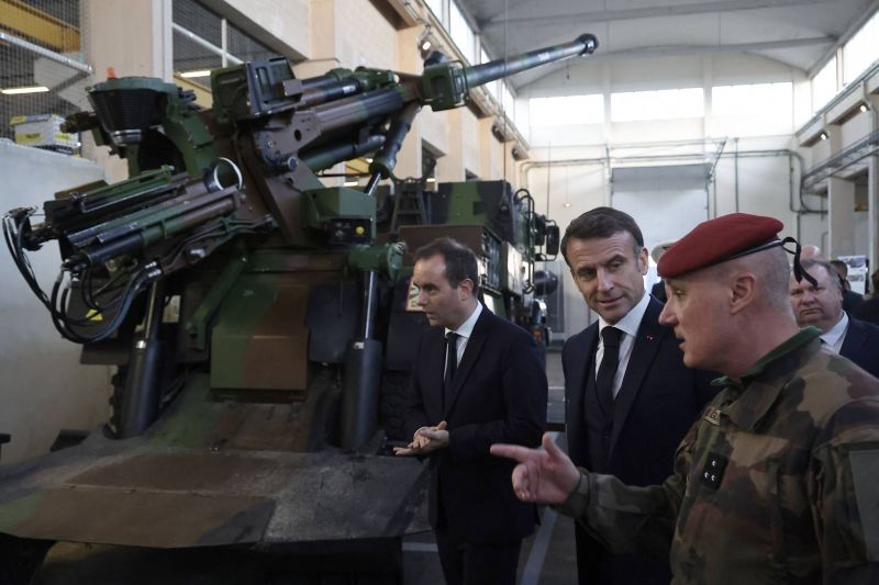 Macron veut une « économie de guerre » pour aider l'Ukraine