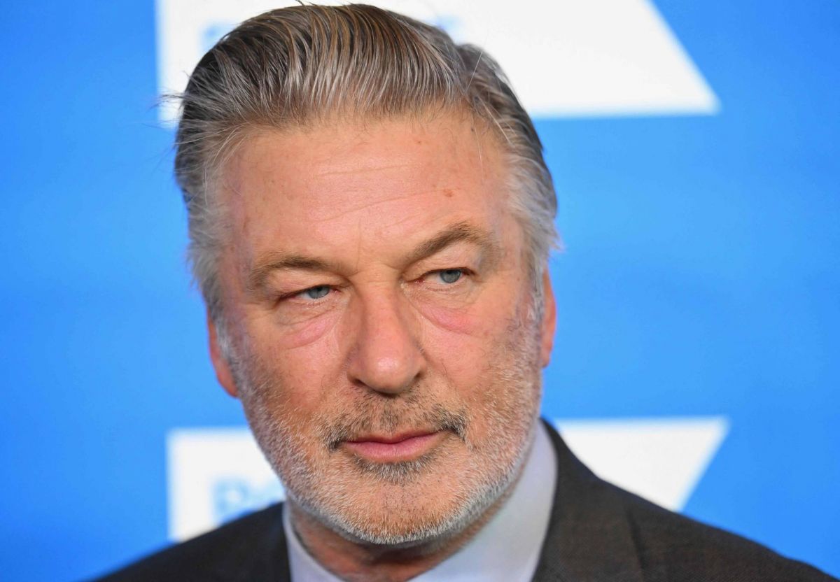 Tir mortel sur le film « Rust »: Alec Baldwin de nouveau inculpé pour homicide involontaire