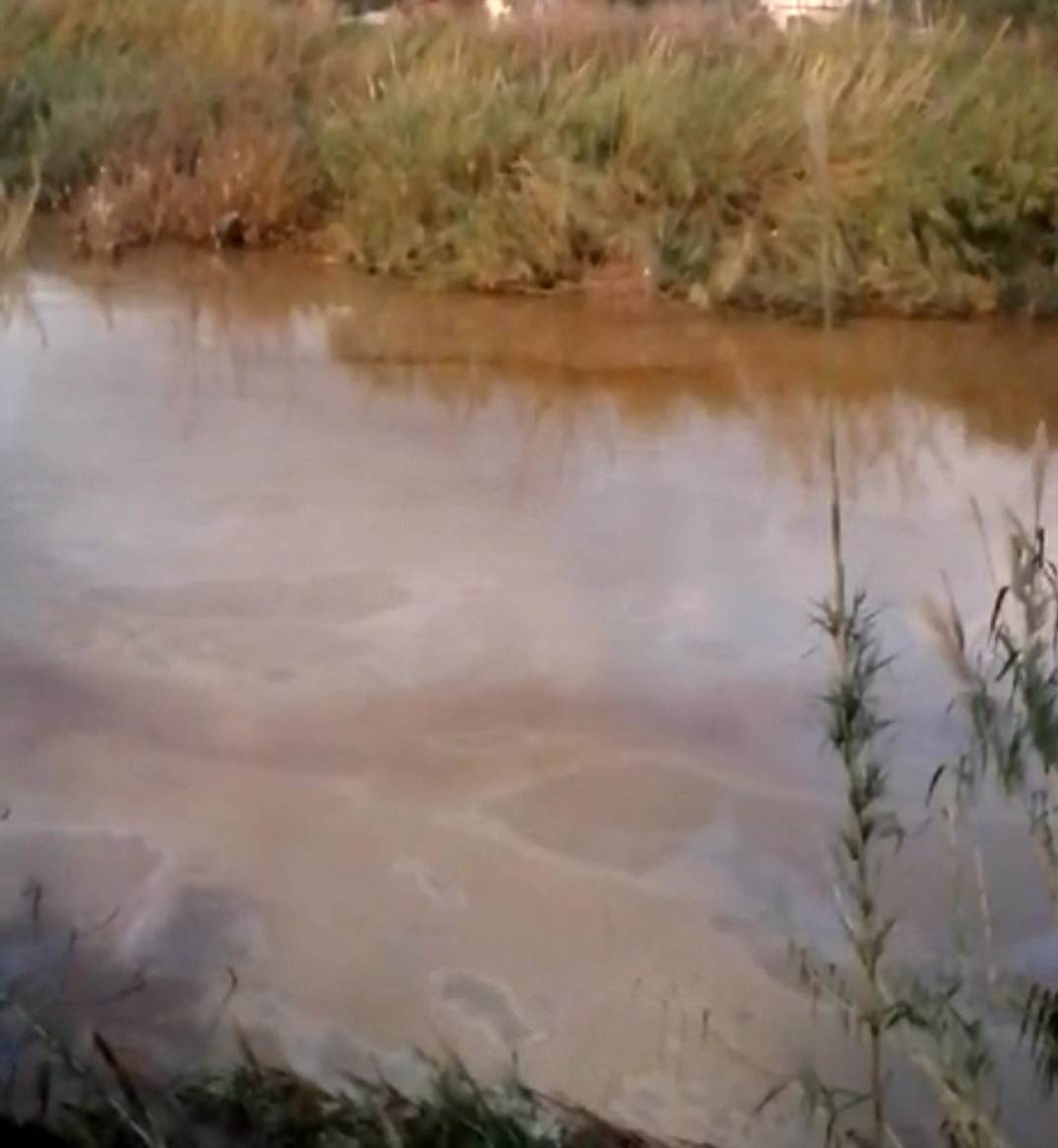 Des terres agricoles inondées de pétrole dans le Akkar suite à une fuite