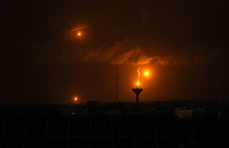 Combat flares in southern Gaza as new hostage deal sought