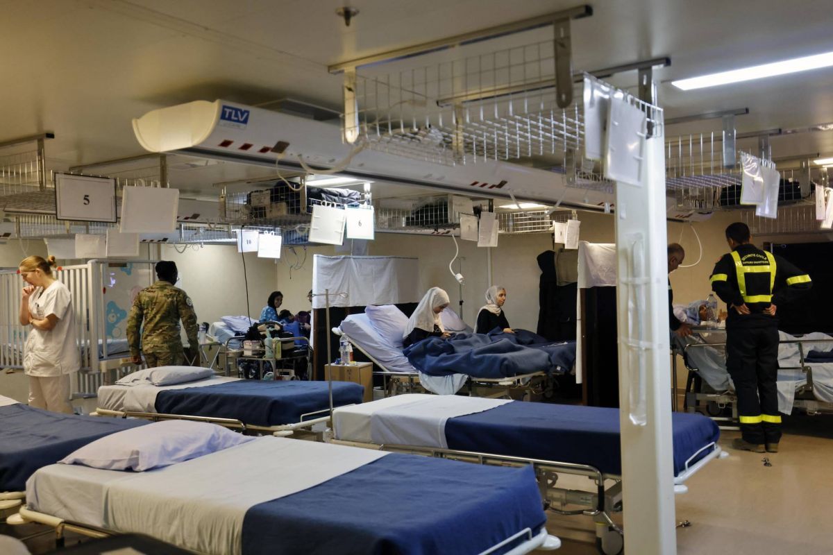 Wounded Gazans get medical care on French hospital ship
