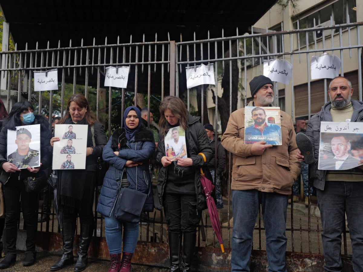 Des proches des victimes de la double explosion du 4 août 2020 manifestent à Beyrouth Des proches des victimes de la double explosion du 4 août 2020 manifestent à Beyrouth