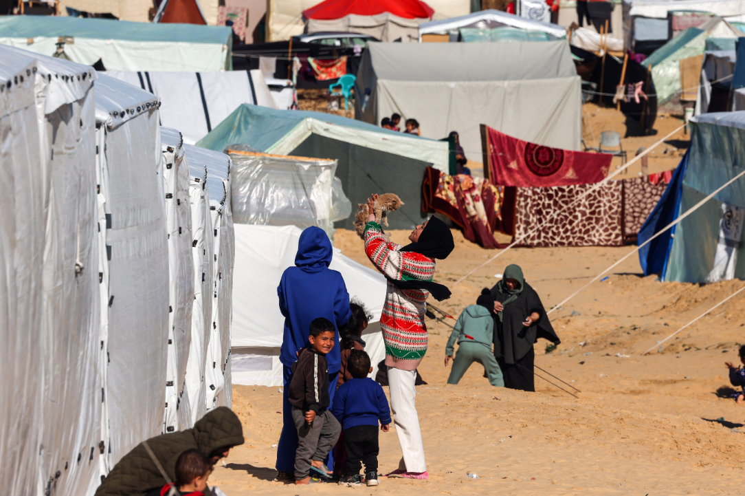 At least 17,000 Gaza children left unaccompanied or separated: UN At least 17,000 Gaza children left unaccompanied or separated: UN