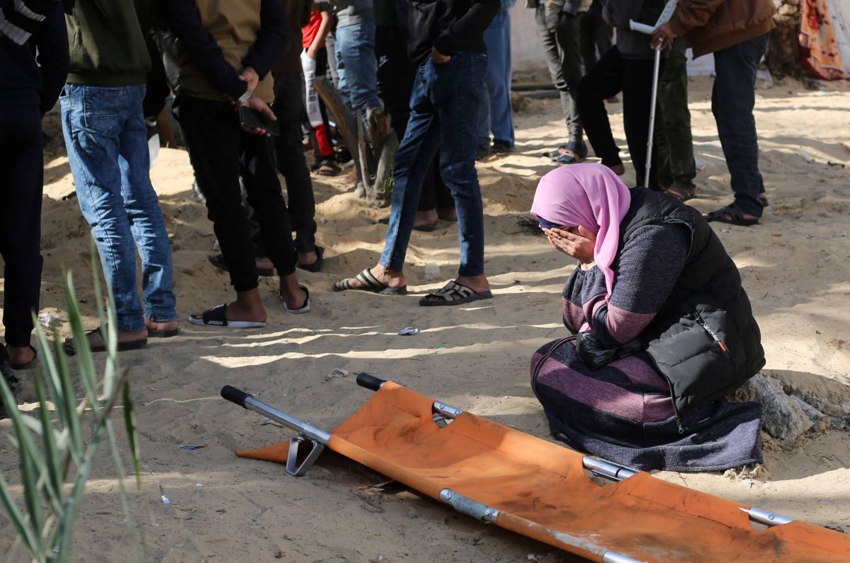 Fighting worsens around main Gaza hospital: WHO Fighting worsens around main Gaza hospital: WHO
