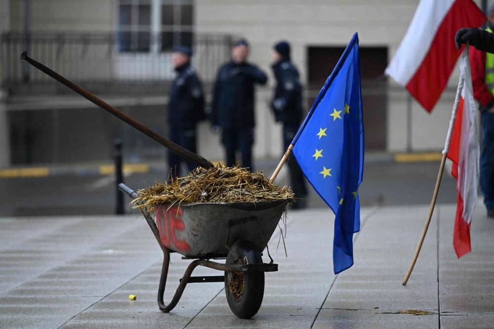 Les agriculteurs polonais reprennent les blocages aux passages frontaliers ukrainiens