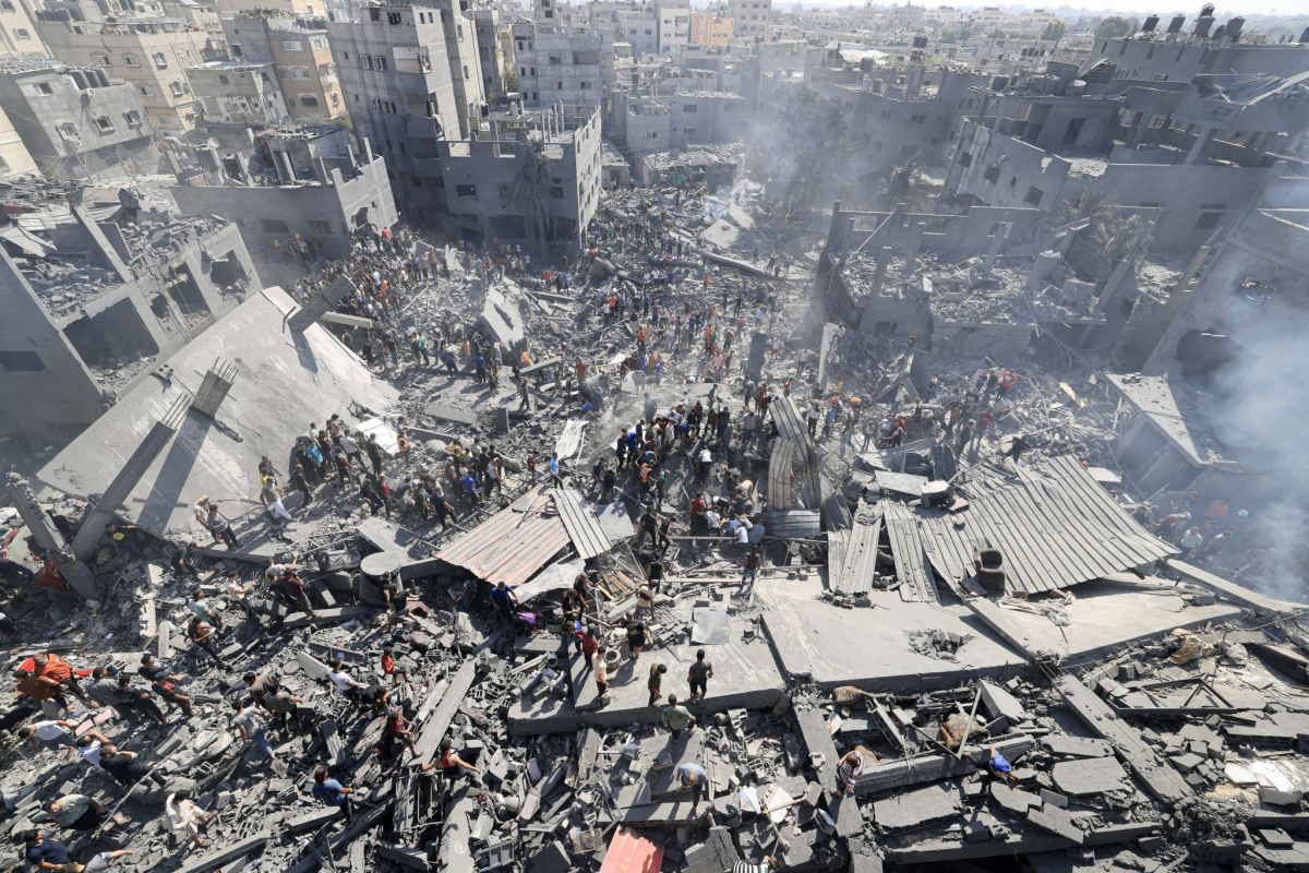 Minister says families of Canadians still stuck in Gaza