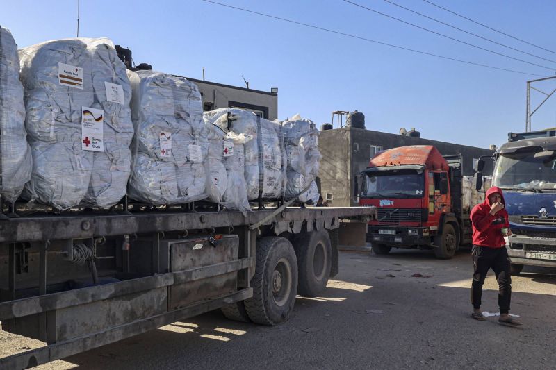 UN food agency halts north Gaza deliveries after gunfire and looting