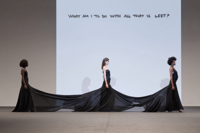 « Que vais-je faire de tout ce qui reste ? » la collection-sensation d’Éric Ritter à la Semaine de la mode de Dubaï