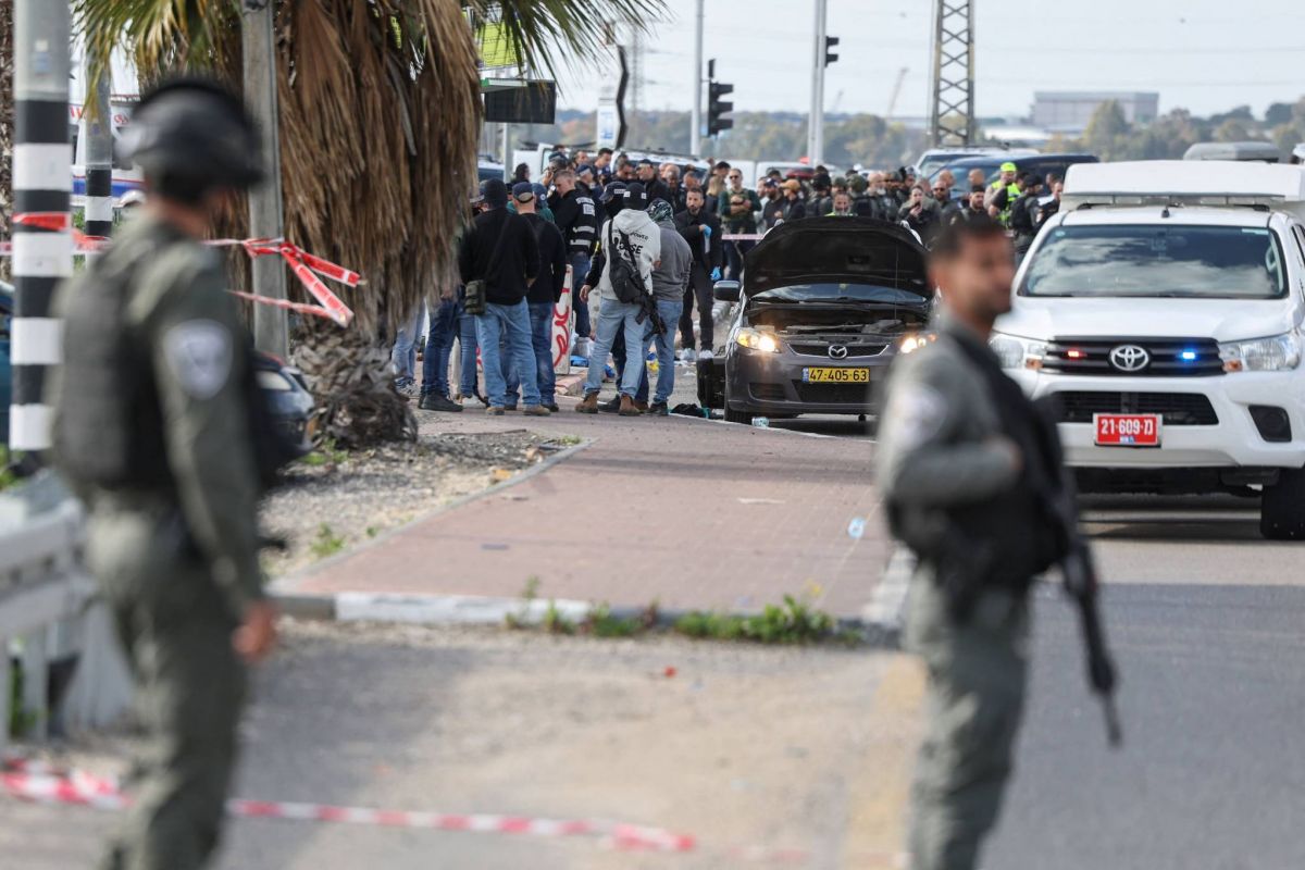 Two dead in south Israel shooting