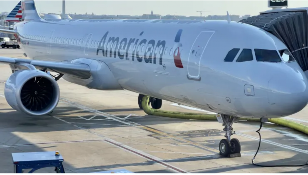 Un passager tente d'ouvrir la porte d'un avion en plein vol Un passager tente d'ouvrir la porte d'un avion en plein vol