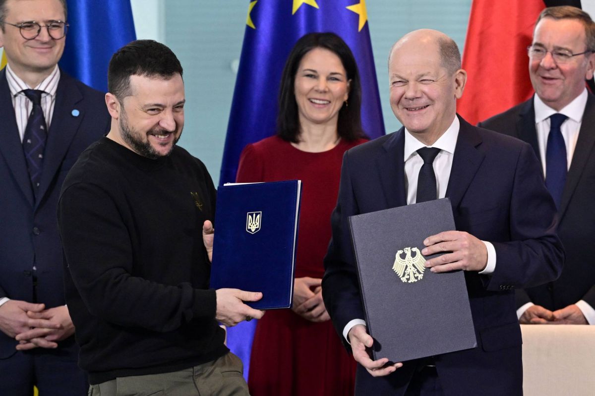 Zelensky et Scholz signent un pacte de sécurité 