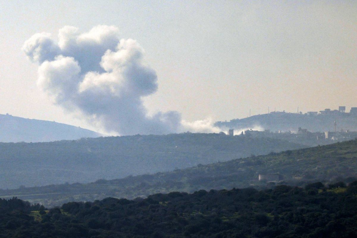 Hezbollah says two paramedics, fighter dead in Israeli strike on Lebanon Hezbollah says two paramedics, fighter dead in Israeli strike on Lebanon