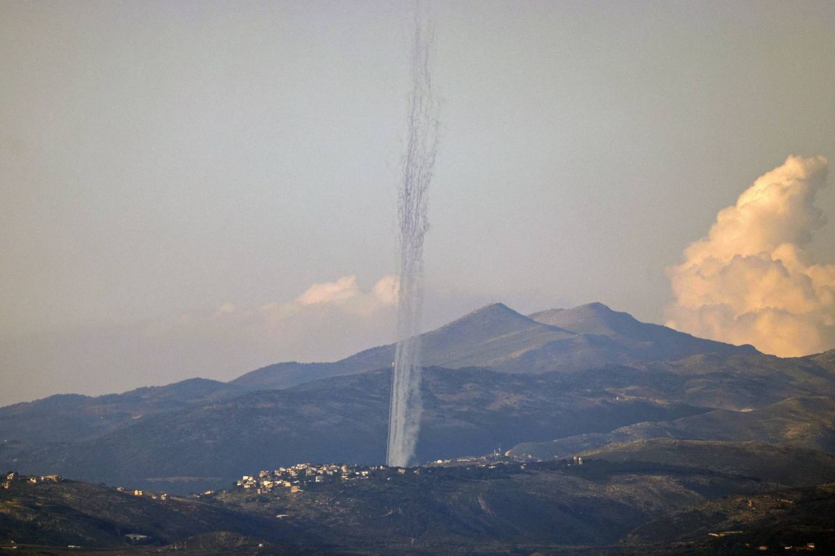 Hezbollah and Israel exchange fire as peacekeepers issue warning