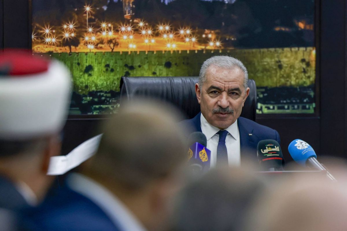 Palestinian government submits resignation to Abbas