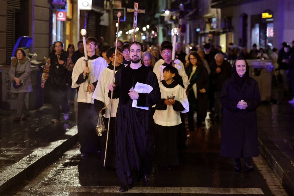 A Barcelone, des prières pour la pluie, sous la pluie A Barcelone, des prières pour la pluie, sous la pluie