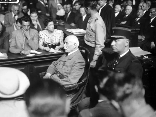 Le procès Pétain, masque de Vichy