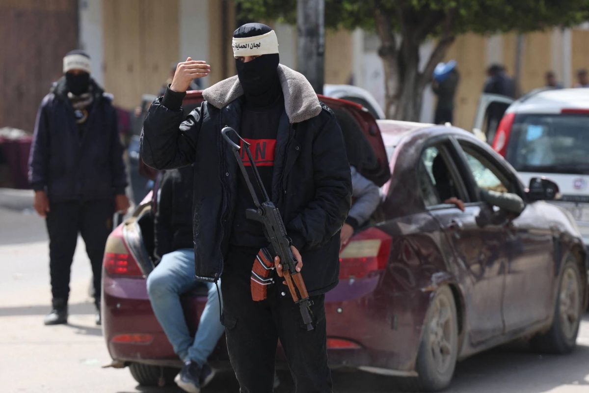 Vigilantes try to uphold order as war batters Gaza's Rafah