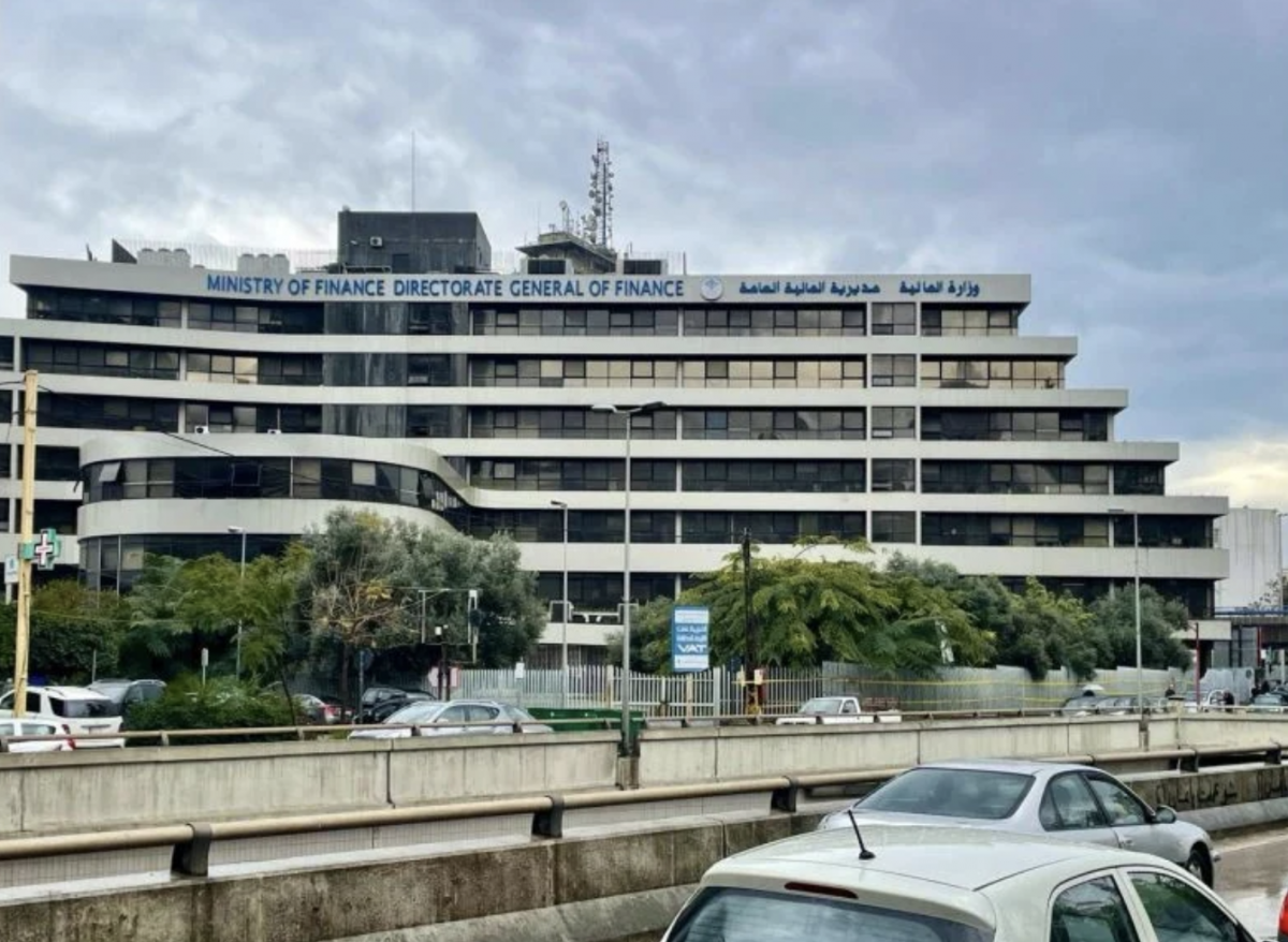 Finance Ministry calls on civil servants to 'gradually return to work' on Monday Finance Ministry calls on civil servants to 'gradually return to work' on Monday