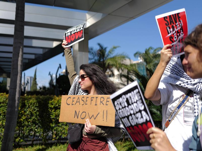 'Against the silence of the UN, while women are being killed in Gaza': Activists demonstrate in Sin al-Fil