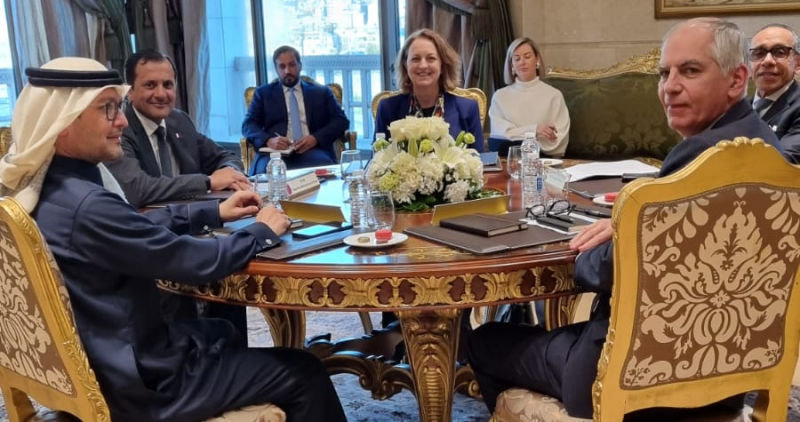 Les ambassadeurs du quintette à Beyrouth : pour un président « dans les plus brefs délais »