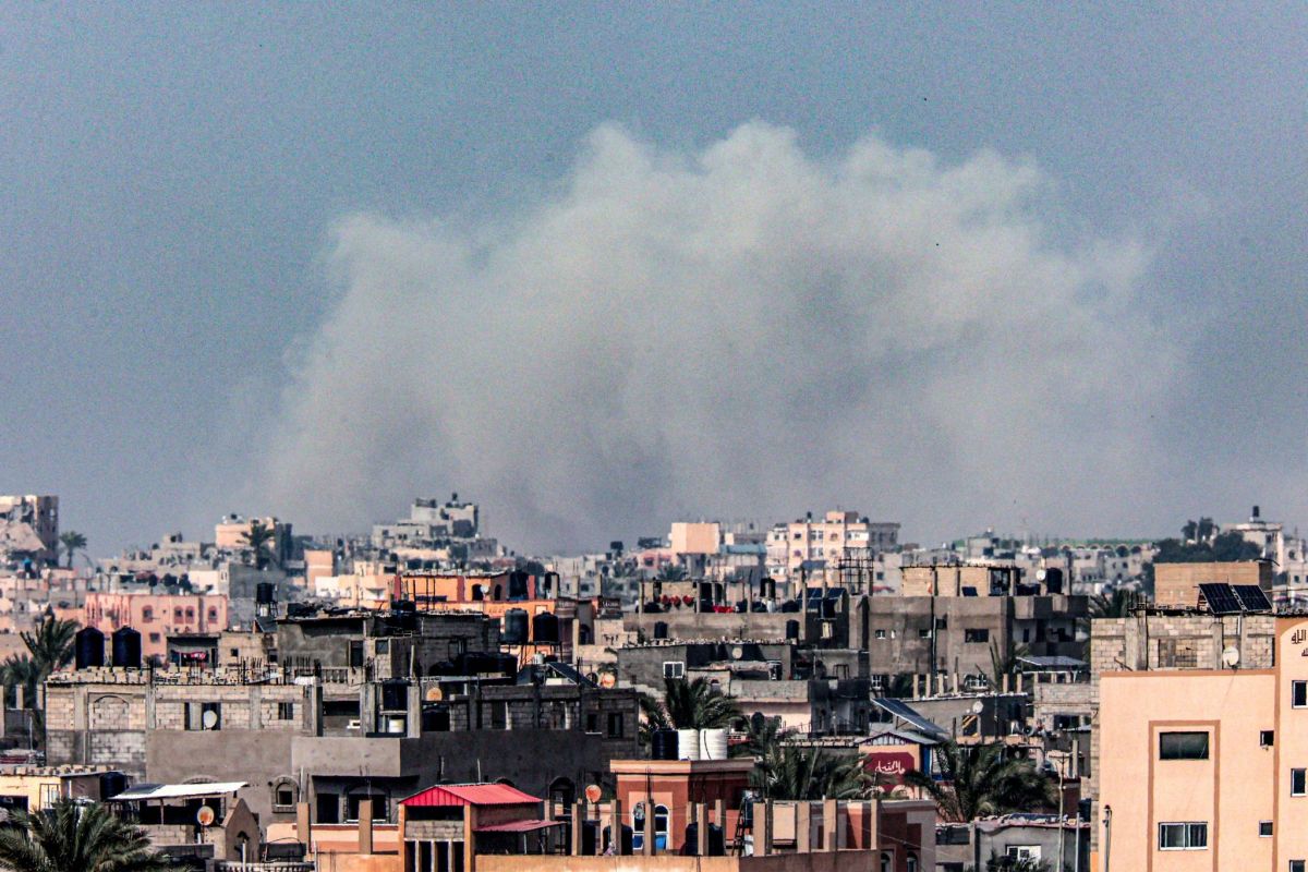 Palestinians 'need the bombs to stop,' Irish PM says at White House